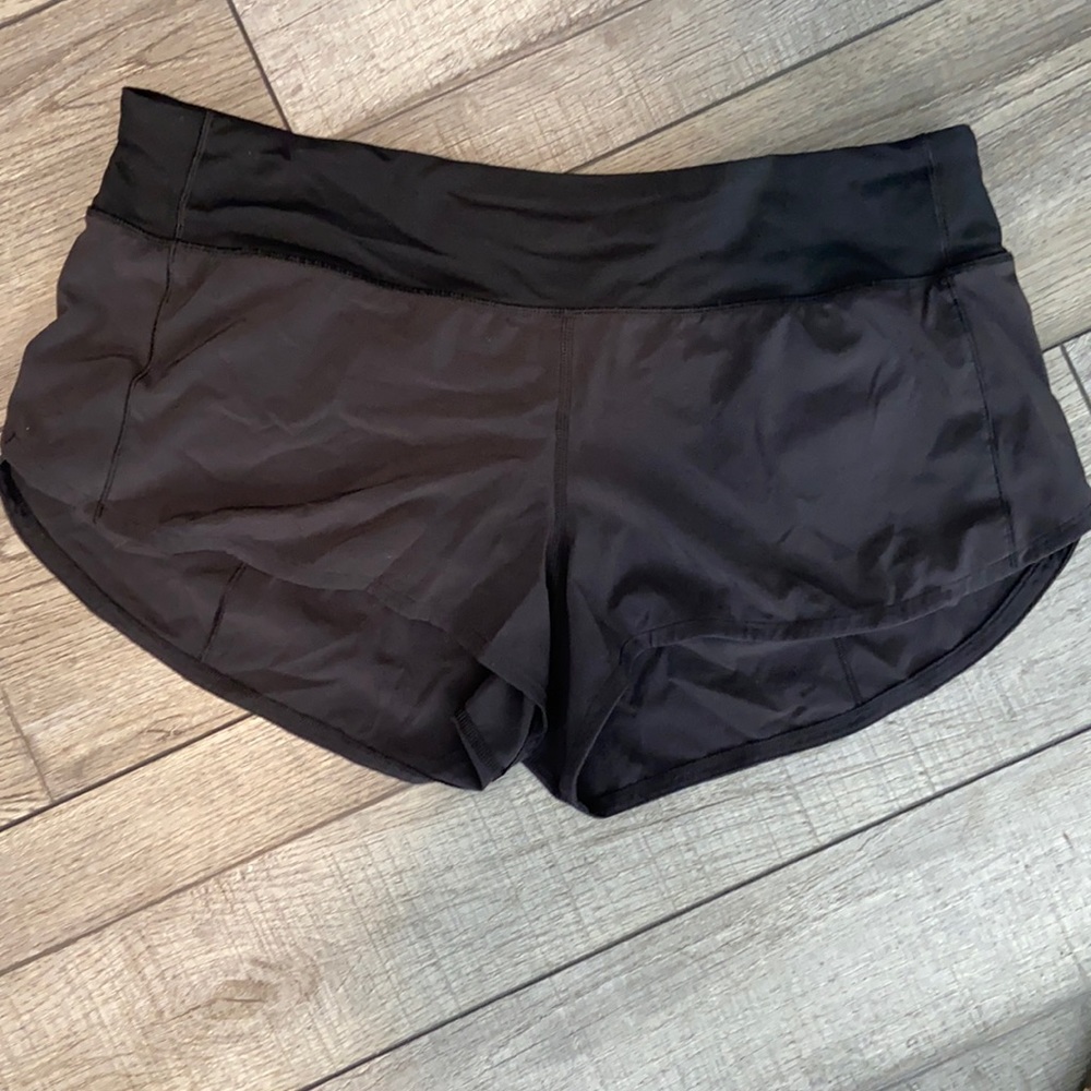 Womens Lululemon Speed Short 2.5” size 8